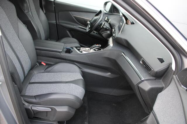 Peugeot 5008 1.2 PureTech 130PK Allure Pack Automaat 7-zits Airco Navi Camera Carplay 53.475km