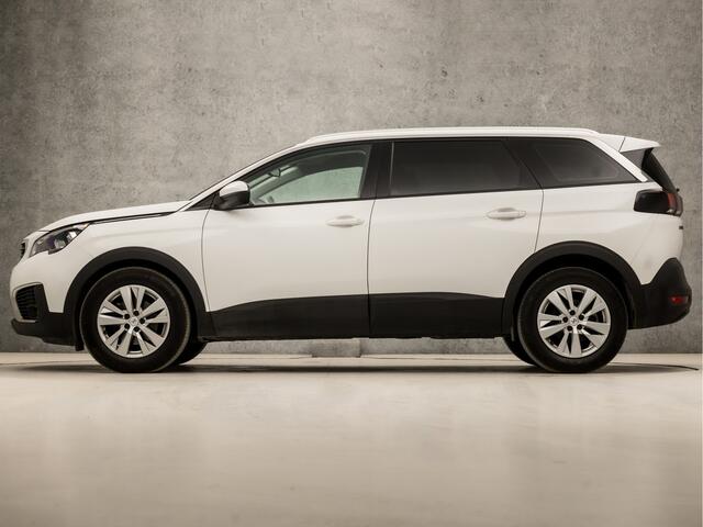 Peugeot 5008 1.2 PureTech Sport 7 Persoons (APPLE CARPLAY, GROOT NAVI, LANE ASSIST, GETINT GLAS, LEDEREN SPORTSTOELEN, PARKEERSENSOREN, CRUISE, NIEUWE APK, NIEUWSTAAT)