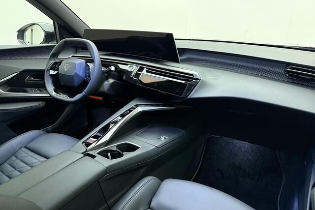 Peugeot 5008 1.6 Plug-in Hybrid GT 195 PK | Automaat | Lederen bekleding | Panoramisch schuifdak Pack | Mistral Executive Interior (GT) | 360 vision & Drive Assist Plus Pack (GT) | Demo