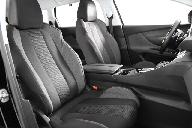 Peugeot 5008 Active 130 *Navigatie*Trekhaak*Park Assist*Carplay*