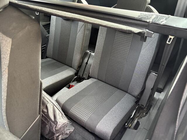 Peugeot 5008 1.2 PureTech Blue Lease Executive / NAVI / 7 PERSOONS / CRUISE