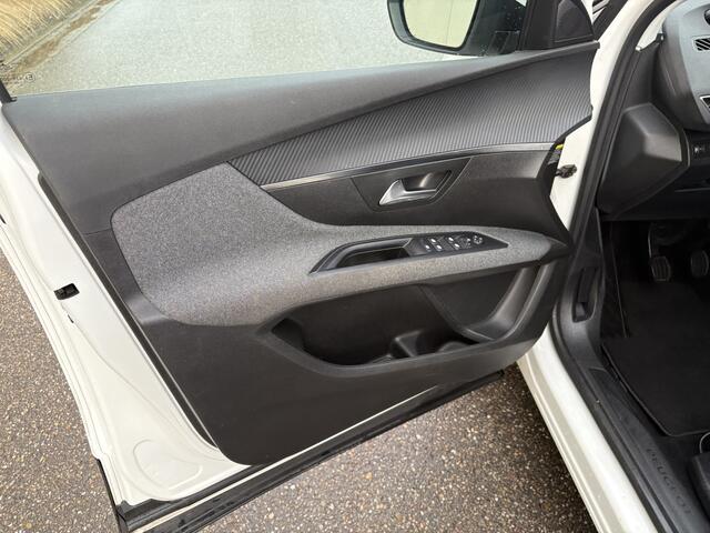 Peugeot 5008 1.2 PureTech Blue Lease Executive / NAVI / 7 PERSOONS / CRUISE