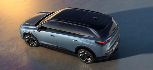 Peugeot 5008 e-5008 GT Exclusive 73 kWh | NIEUW | Uit voorraad leverbaar! | Stoelverkoeling | Panorama Dak | Nappa Leder | Camera Rondom | Stoelverwarming Voor & Achter | Elektrisch Verstelbare Voorstoelen | Dodehoek Detectie | Elektrische Kofferklep