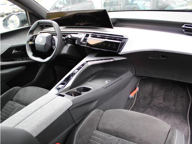 Peugeot 5008 e-5008 GT Avantage 73 kWh | Navi / Camera / Climate