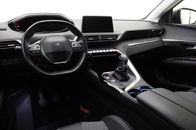 Peugeot 5008 1.2T Blue Lease Premium | 7-persoons | Keyless Entry & Start | Afneembare trekhaak | Elektrische achterklep | 19'' LM Velgen | Camera | Navigatie | Climate Control