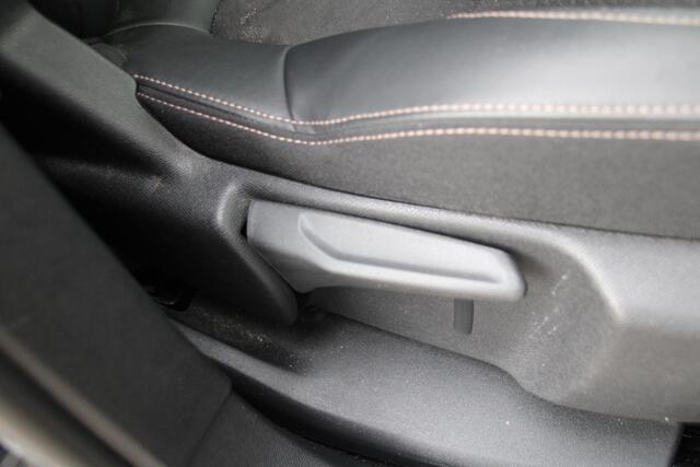 Peugeot 5008 1.2 PureTech 130pk GT Automaat 7-zits Airco Navi Camera Carplay