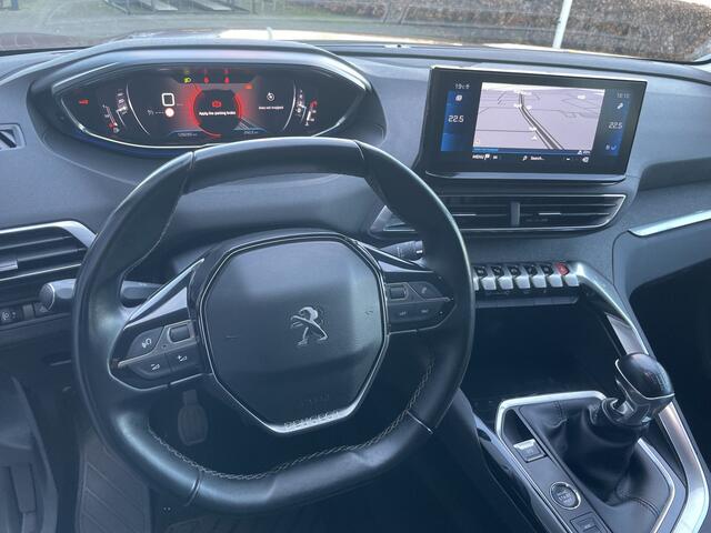 Peugeot 5008 1.2 PureTech Blue Lease Allure 7 Persoons - Airco - Achteruitrijcamera - Navigatiesysteem - Trekhaak - Cruise control - Parkeersensoren voor en achter - Licht metalen velgen 19 inch - Led verlichting - Stuur multifunctioneel - Mistlampen voor - Radio - Re
