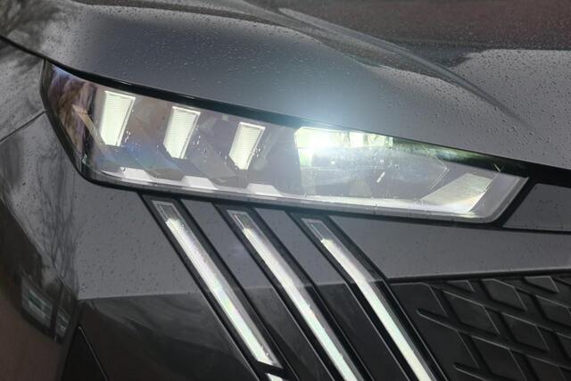 Peugeot 5008 1.2 Hybrid 145pk e-DCS6 GT 7 Persoons | Navi | App Connect | Adaptive Cruise | Panoramadak | Camera | Keyless | Stoelverwarming | Elektrische Achterklep | PDC