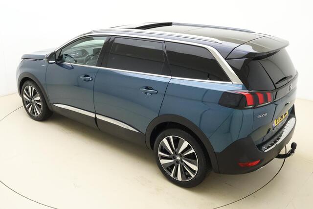 Peugeot 5008 1.2 PureTech Blue Lease GT-Line Full-LED l Schuif-Kanteldak l Focal l Adaptive Cruise Control l Camera l Keyless l Parkeersensoren Voor & Achter l DAB l Navigatie Full Map l Lichtmetalen Velgen