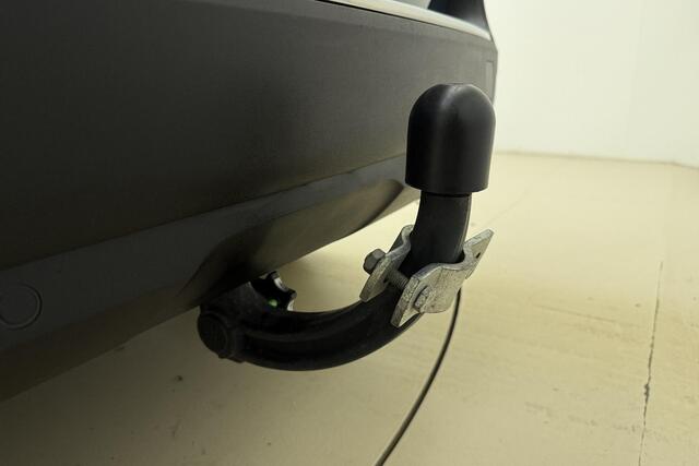 Peugeot 5008 1.2 PureTech Blue Lease GT-Line Full-LED l Schuif-Kanteldak l Focal l Adaptive Cruise Control l Camera l Keyless l Parkeersensoren Voor & Achter l DAB l Navigatie Full Map l Lichtmetalen Velgen