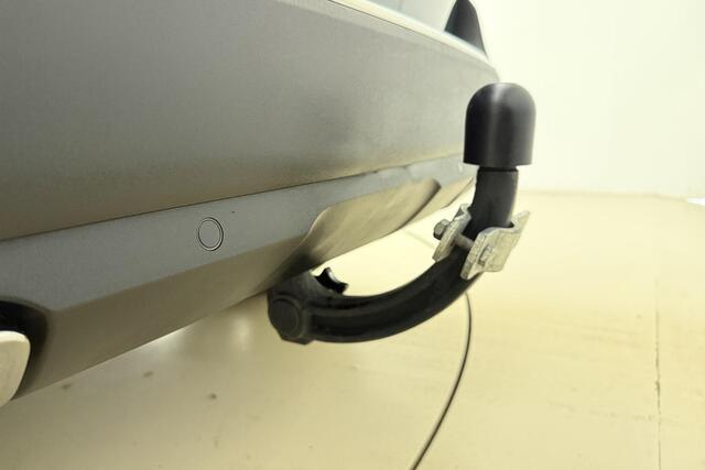 Peugeot 5008 1.2 PureTech Blue Lease GT-Line Full-LED l Schuif-Kanteldak l Focal l Adaptive Cruise Control l Camera l Keyless l Parkeersensoren Voor & Achter l DAB l Navigatie Full Map l Lichtmetalen Velgen