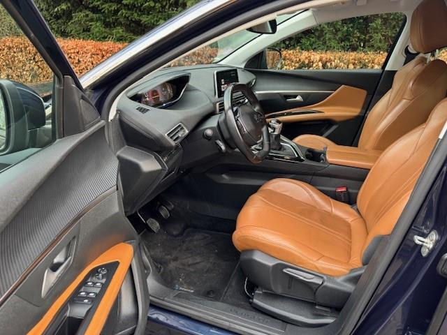 Peugeot 5008 1.2 PURE TECH EXECUTIVE/7 PERSOONS/THAAK/LEER/NAVI/APK
