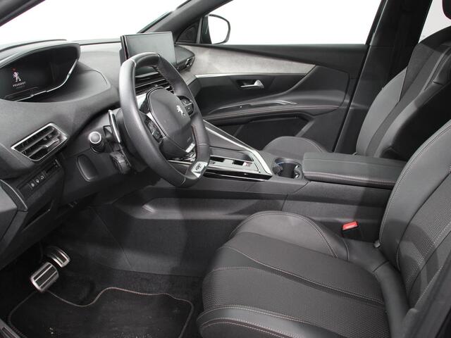 Peugeot 5008 1.2 PureTech 130pk Automaat GT Black Pack 7p Climate control Adaptive Cruise control Camera Verwarmde voorstoelen Keyless Navigatie LED Apple Carplay/ Android Auto