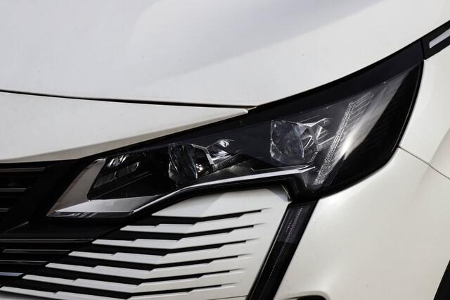 Peugeot 5008 GT Line 1.2 Puretech l PANO l Camera l Keyless