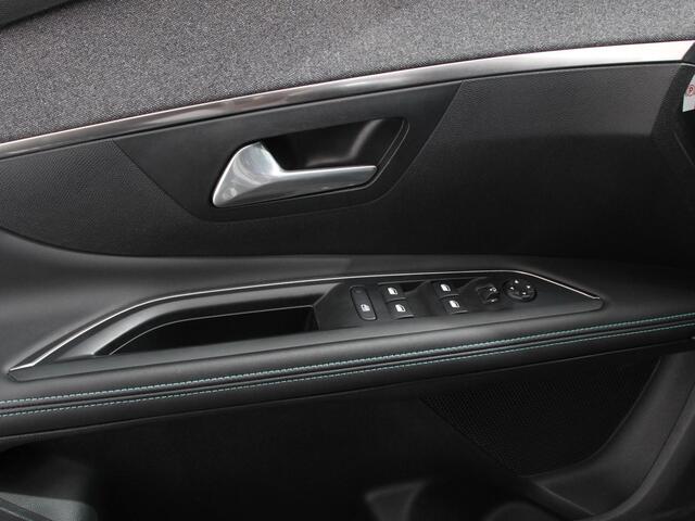 Peugeot 5008 1.2 PureTech 130pk Automaat Allure Pack 7-zits | Navigatie | Apple Carplay/Android Auto | Climate Control | Cruise Control | Virtual cockpit | PDC VA + Camera | Zonneschermen achter | Keyless Go | Full LED 18" LM Velgen