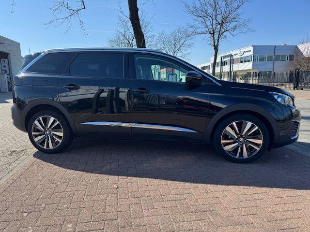 Peugeot 5008 1.2 PureTech Allure 7 Persoons Airco/ECC,Cruisecontrol,Navigatie,Half Leder