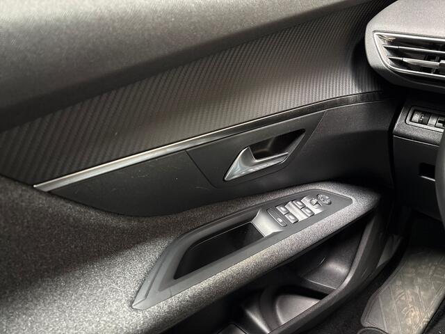 Peugeot 5008 1.2 PureTech Sport 7 Persoons Automaat (APPLE CARPLAY, GROOT NAVI, 360 CAMERA, TREKHAAK, SPORTSTOELEN, GETINT GLAS, CRUISE, NIEUWE APK, NIEUWSTAAT)