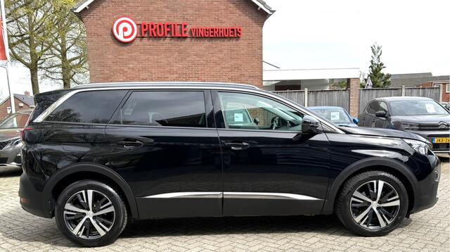 Peugeot 5008 130 Pk Benzine 5-Persoons Luxe Allure Zwart * Trekhaak * Navigatie * 1/2 Lederen Interieur * L.M. Velgen * Climate & Cruise Control * Hoge Zit * Vingerhoets; Vierde Generatie Eersteklas Service. Al meer dan 100 jaar een begrip in de Brabantse Kempen.