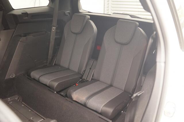 Peugeot 5008 1.2 PureTech Allure Pack Business 7-persoons -LEER-TREKHAAK-