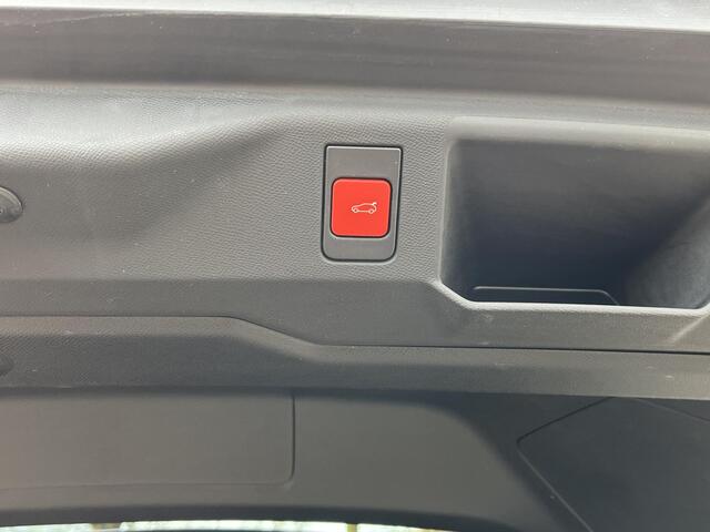 Peugeot 5008 e-5008 GT 73 kWh SOH 95%| 7 PERSOONS | COMPLEET UITGEVOERD| STOEL VENTILATIE |WARMTEPOMP| ADAPTIEVE CRUISE CONTROL | 360° CAMERA | ACHTERBANK VERWARMD |STOEL+ STUURVERWARMING| MEMORY STOEL MET MASSAGE| DODE HOEK SENSOR| ELEKTRISCHE ACHTERKLEP