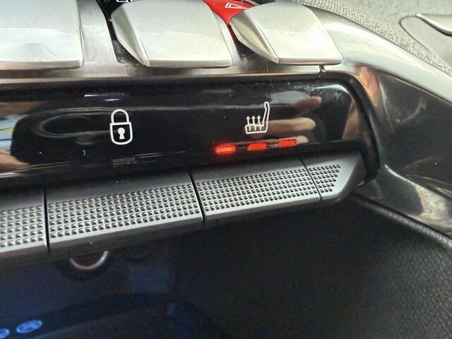 Peugeot 5008 1.2 Blue Lease Premium 7 persoons | Automaat | Stoelverwarming | Distributie is vervangen | Navi | Apple Android | Camera | Half Leer | LED |