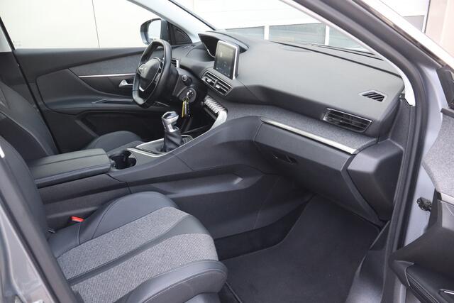 Peugeot 5008 1.2 PureTech Allure - NL- Auto!! 7 pers. I Camera I Trekhaak