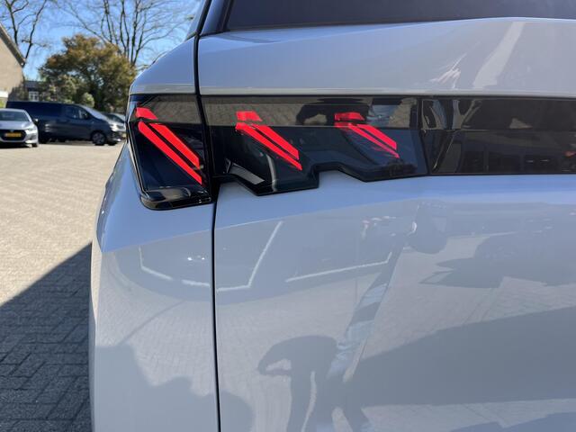 Peugeot 5008 1.2 Hybrid 145 PK GT | Meest Complete Uitvoering | 7-Zitplaatsen | Navigatie | Camera | Full LED Verlichting | Elektrische Kofferklep | Stoel- & Stuurverwarming | Adaptieve Cruise Control | 19" Lichtmetalen Velgen | Zwart Dak | Keyless Entry |