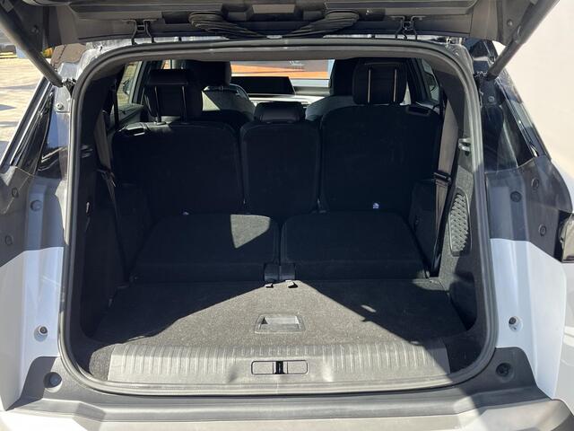 Peugeot 5008 1.2 Hybrid 145 PK GT | Meest Complete Uitvoering | 7-Zitplaatsen | Navigatie | Camera | Full LED Verlichting | Elektrische Kofferklep | Stoel- & Stuurverwarming | Adaptieve Cruise Control | 19" Lichtmetalen Velgen | Zwart Dak | Keyless Entry |