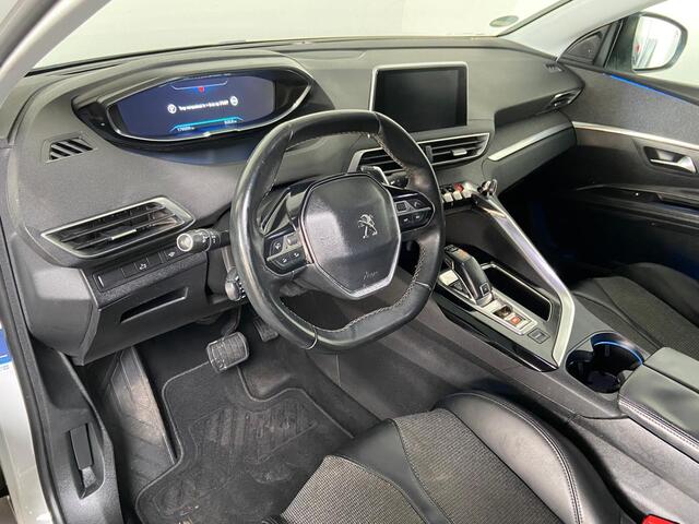 Peugeot 5008 1.2 PureTech Allure. Trekhaak!