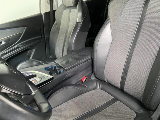 Peugeot 5008 1.2 PureTech Allure. Trekhaak!