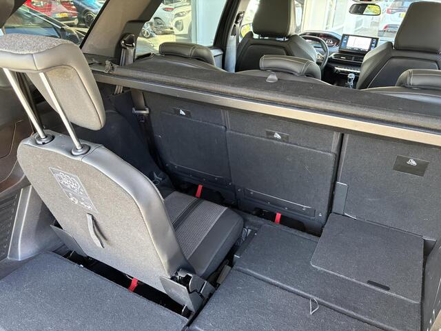 Peugeot 5008 1.2T 130pk Blue Lease Allure | 7 Persoons | Trekhaak | Elektr. achterklep | Achteruitrijcamera | Adaptieve Cruise Control | Draadloos telefoonoplader