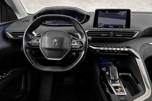 Peugeot 5008 1.2 PureTech | Camera | Trekhaak | Half lederen bekleding | Apple Carplay