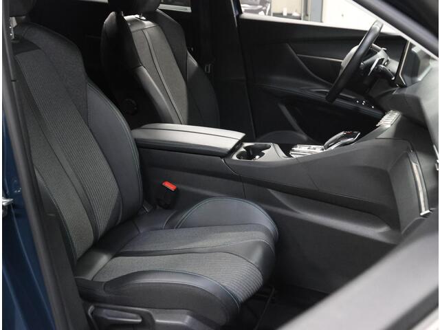 Peugeot 5008 130PK Allure | 1ste eigenaar | Dodehoekdetectie | Camera | Navigatie | AUTOMAAT | Cruise Control | Climate Control | 7 PERSOONS! | Isofix | Parkeersensoren | LED | Privacy Glass |