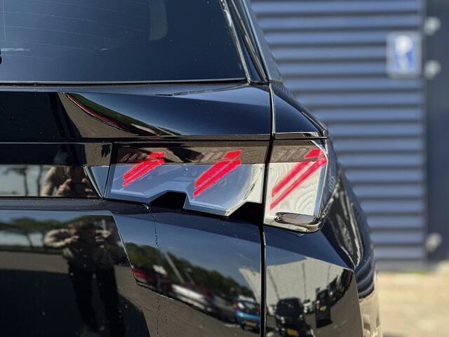 Peugeot 5008 e-5008 GT 73 kWh | Trekhaak | Parkeercamera/-sensoren | Elektrische kofferklep | Keyless Entry/Start | Stoelverwarming/-massage | Alcantara | Elektrische stoelen met geheugen | Climate Control |