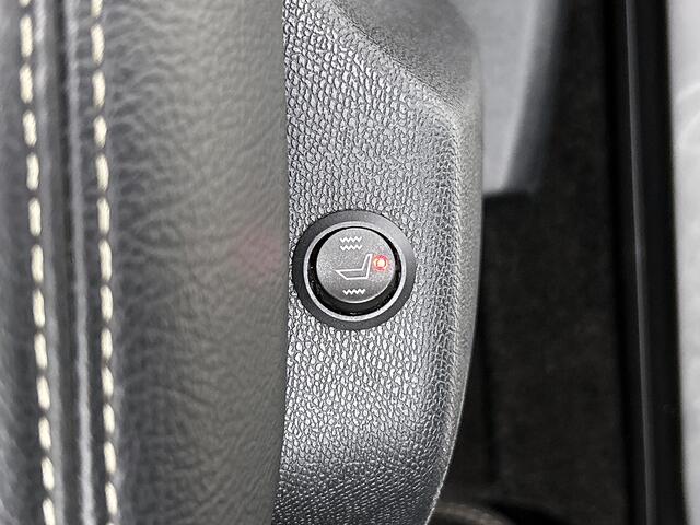 Peugeot 5008 1.5 HDI Automaat 7Pers. GT-Line / Panoramadak / Trekhaak / Leder / Airco-ecc./ Xenon / Apk 07-2026