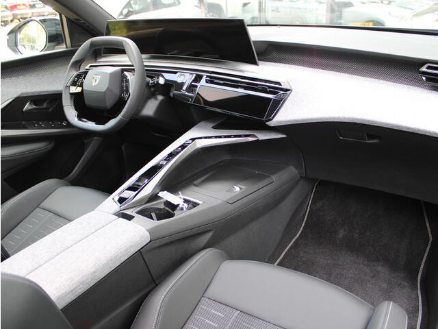 Peugeot 5008 1.2 Hybrid 145 GT Automaat | Navi / Panoramadak / Camera