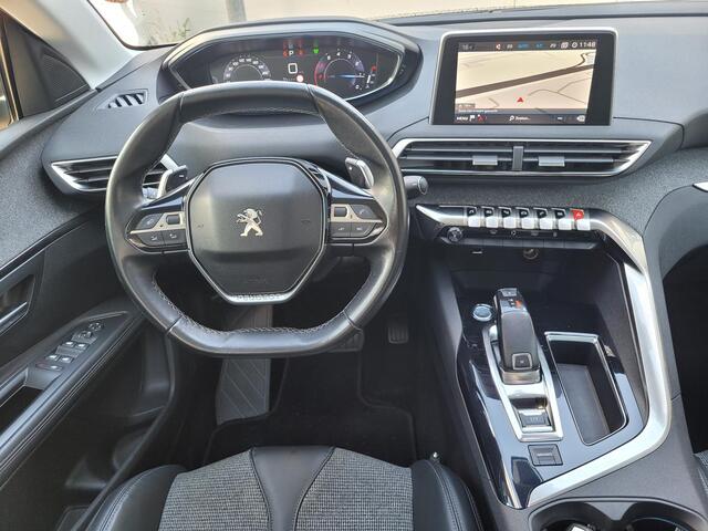 Peugeot 5008 1.2 PureTech Allure | 7 Persoons | Automaat | Schuif/Kantel-Dak | Trekhaak | Navigatie | Camera