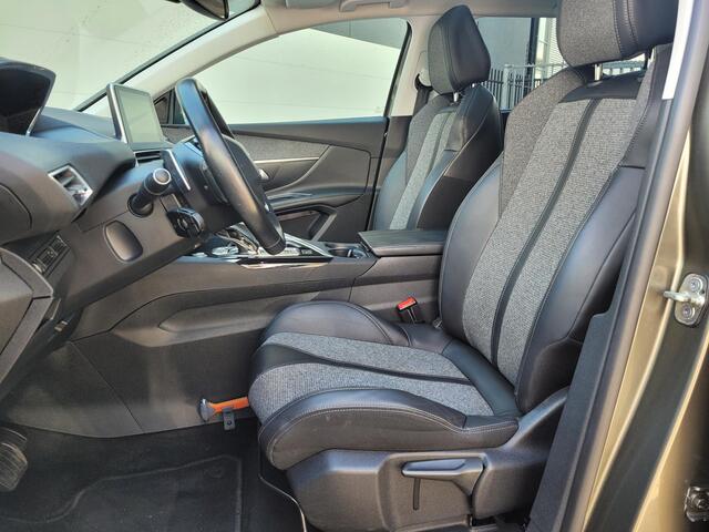 Peugeot 5008 1.2 PureTech Allure | 7 Persoons | Automaat | Schuif/Kantel-Dak | Trekhaak | Navigatie | Camera