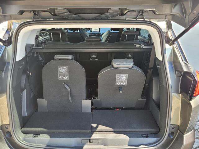 Peugeot 5008 1.2 PureTech Allure | 7 Persoons | Automaat | Schuif/Kantel-Dak | Trekhaak | Navigatie | Camera