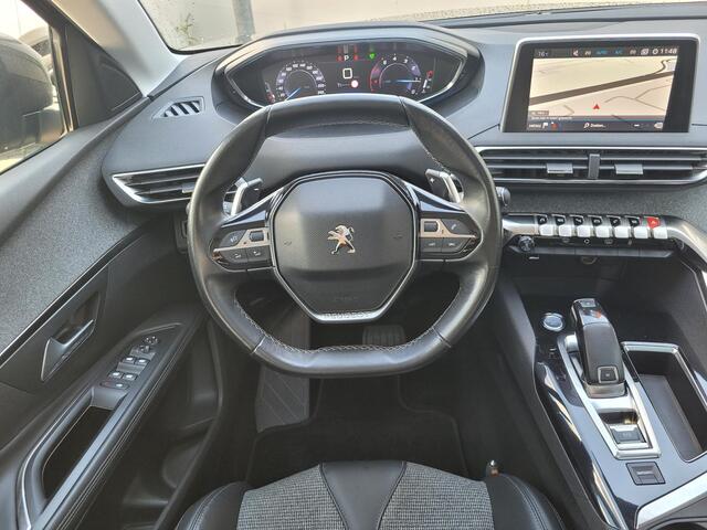 Peugeot 5008 1.2 PureTech Allure | 7 Persoons | Automaat | Schuif/Kantel-Dak | Trekhaak | Navigatie | Camera