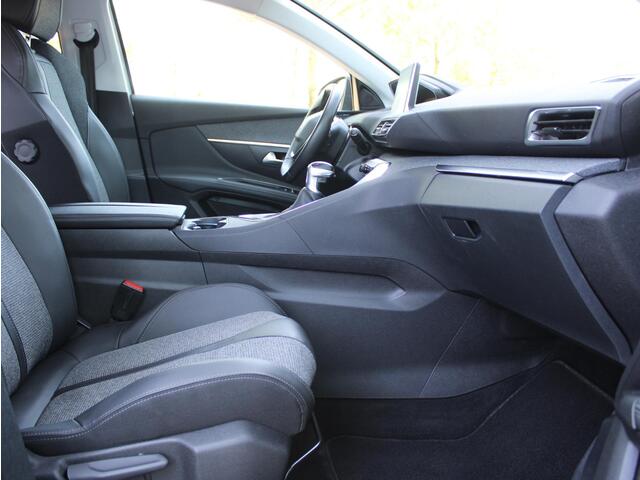 Peugeot 5008 1.2 PureTech Allure | Navi / Camera / Stoelverwarming