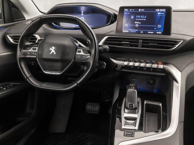Peugeot 5008 1.2 PureTech Allure Sport 7 Persoons Automaat (APPLE CARPLAY, GROOT NAVI, LEDER, LED KOPLAMPEN, 360 CAMERA, SPORTSTOELEN, GETINT GLAS, TREKHAAK, NIEUWSTAAT)