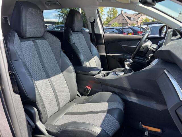 Peugeot 5008 1.2 Benzine Allure 7-Persoons 2018 Trekhaak NL Auto