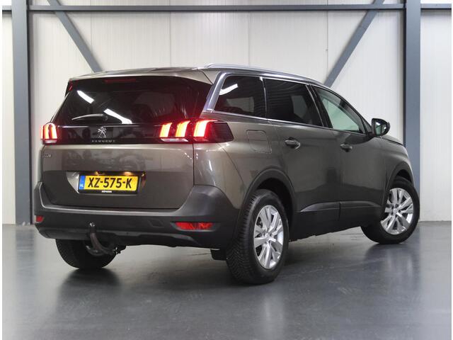 Peugeot 5008 1.2 130PK Active | 2de eigenaar | AppleCarplay/AndroidAuto | Camera | Navigatie | Cruise Control | Climate Control | 7 PERSOONS! | Isofix | Parkeersensoren | LED | Privacy Glass | Trekhaak |