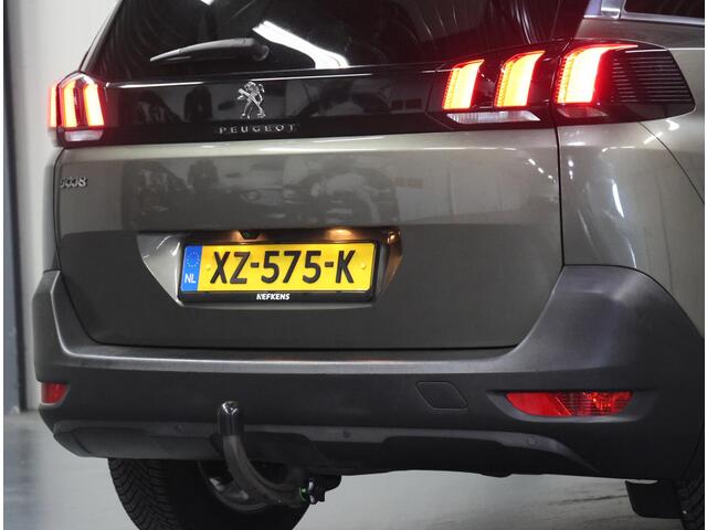 Peugeot 5008 1.2 130PK Active | 2de eigenaar | AppleCarplay/AndroidAuto | Camera | Navigatie | Cruise Control | Climate Control | 7 PERSOONS! | Isofix | Parkeersensoren | LED | Privacy Glass | Trekhaak |