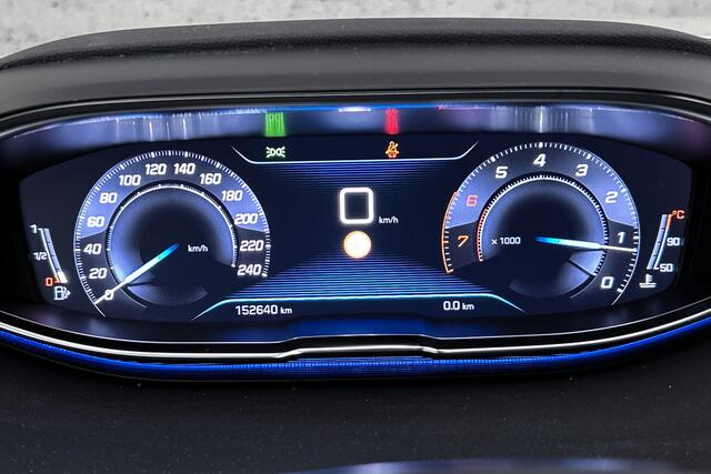 Peugeot 5008 1.2 PureTech Allure | Half leder | Apple Carplay | Cruise control