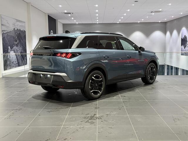 Peugeot 5008 1.6 Plug-in Hybrid 195 Allure 7p Automaat | 7-Zits | Climate Control | Full Map Navigatie | Apple Carplay / Android Auto | 360 Camera | Parkeersensoren | Bekleding Half Leder | Direct uit Voorraad Leverbaar!