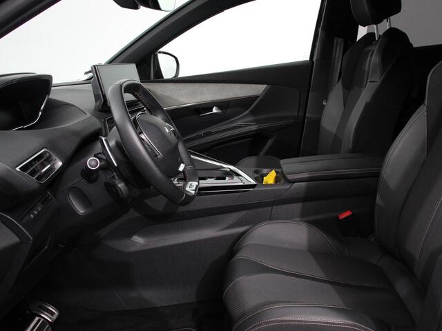 Peugeot 5008 1.2 PureTech GT Black Pack 7persoons Climate control Adaptive cruise control Achteruitrij camera Verwarmde voorstoelen Keyless Navigatie LED Apple Carplay/ Android Auto