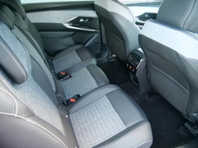 Peugeot 5008 1.2 Hybrid 145 Pk Allure 7 persoons Automaat Apple Carplay / DAB / Camera