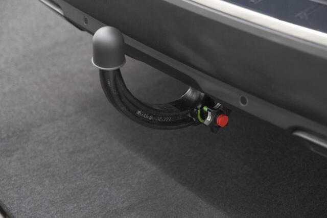 Peugeot 5008 PureTech 130 EAT8 Crossway | Trekhaak | Camera | Navigatie | Apple Carplay